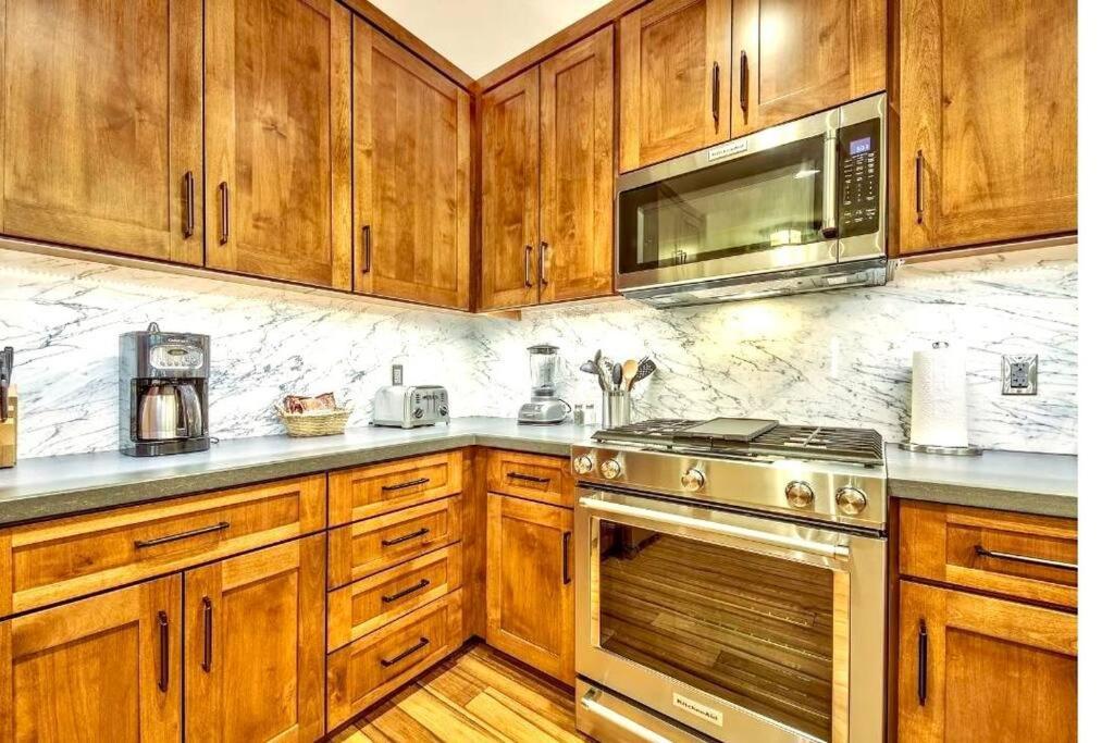 Ski In/Out - Zalanta - Great Location- 2 Hot Tubs - Heated Pool سووث لاك تاهوي المظهر الخارجي الصورة