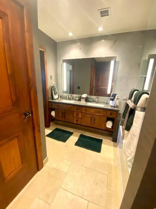 Ski In/Out - Zalanta - Great Location- 2 Hot Tubs - Heated Pool سووث لاك تاهوي المظهر الخارجي الصورة